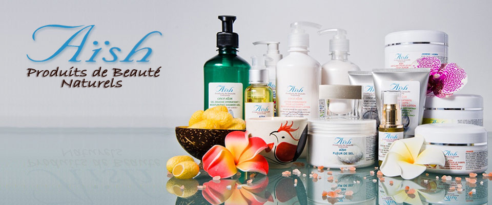 Header image de produits de beauté naturels A&iuml;sh regroupés et assis sur une table grise. Écrits sur l'image est A&iuml;sh produits de beauté naturels. 